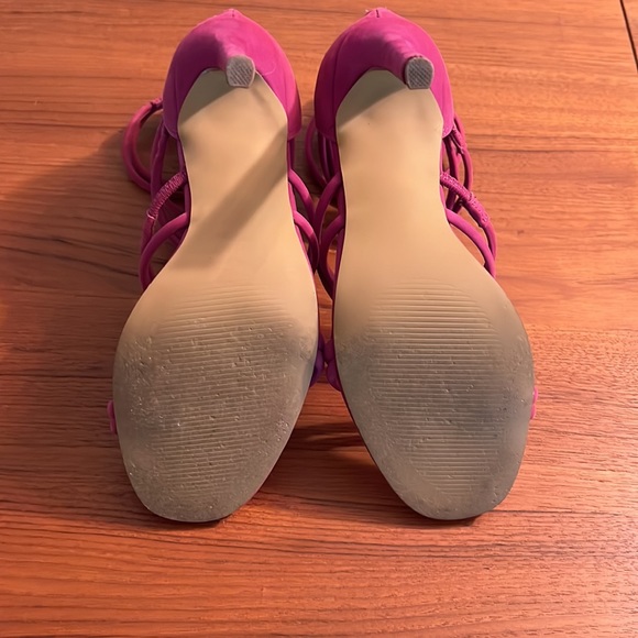 Steve Madden Tito Fuchsia Suede Strappy Stiletto Dress Sandals Size 5.5 - Picture 9 of 9